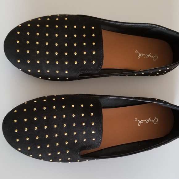 Flats - Picture 1 of 1